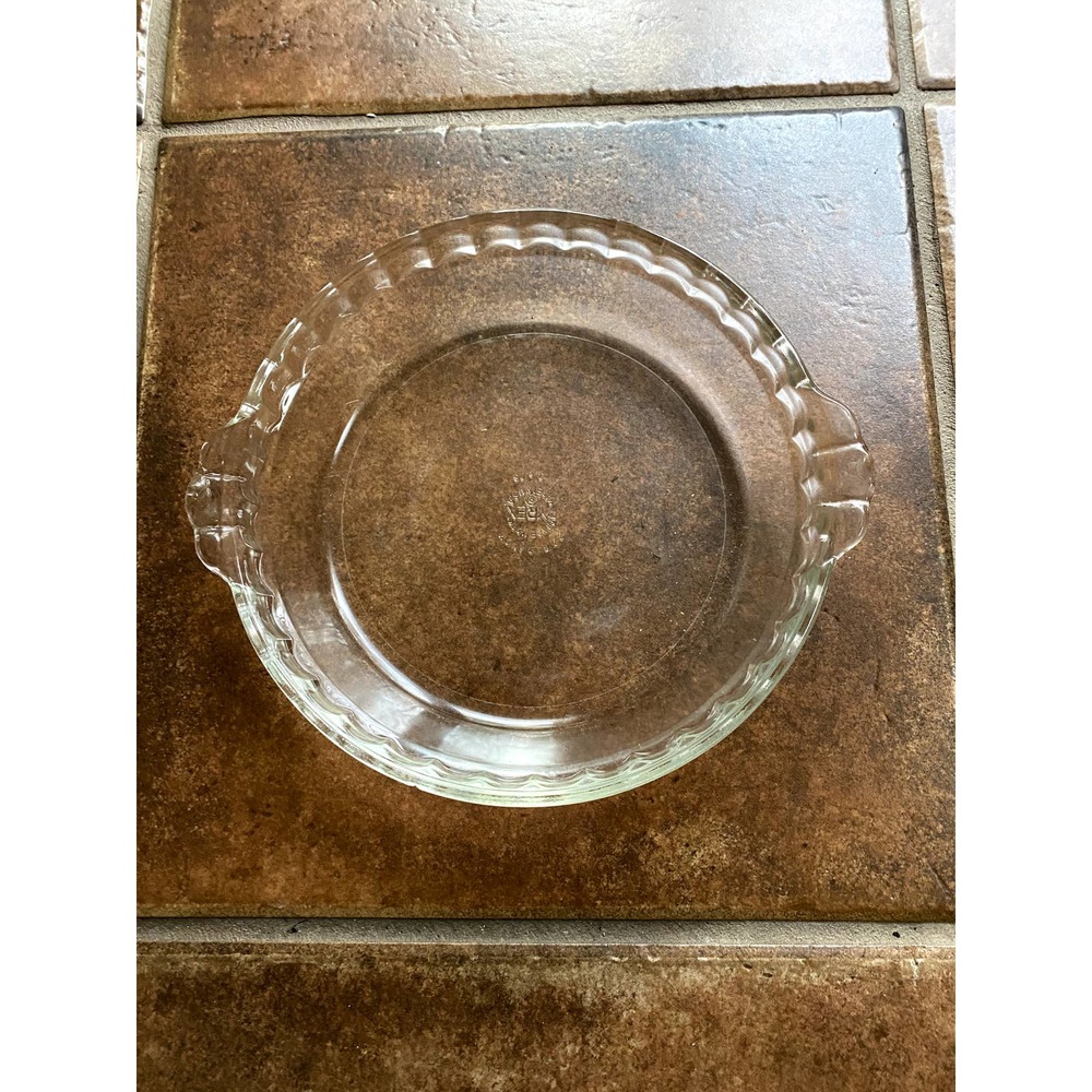 Pyrex Pie Dish Vintage Antique Plate